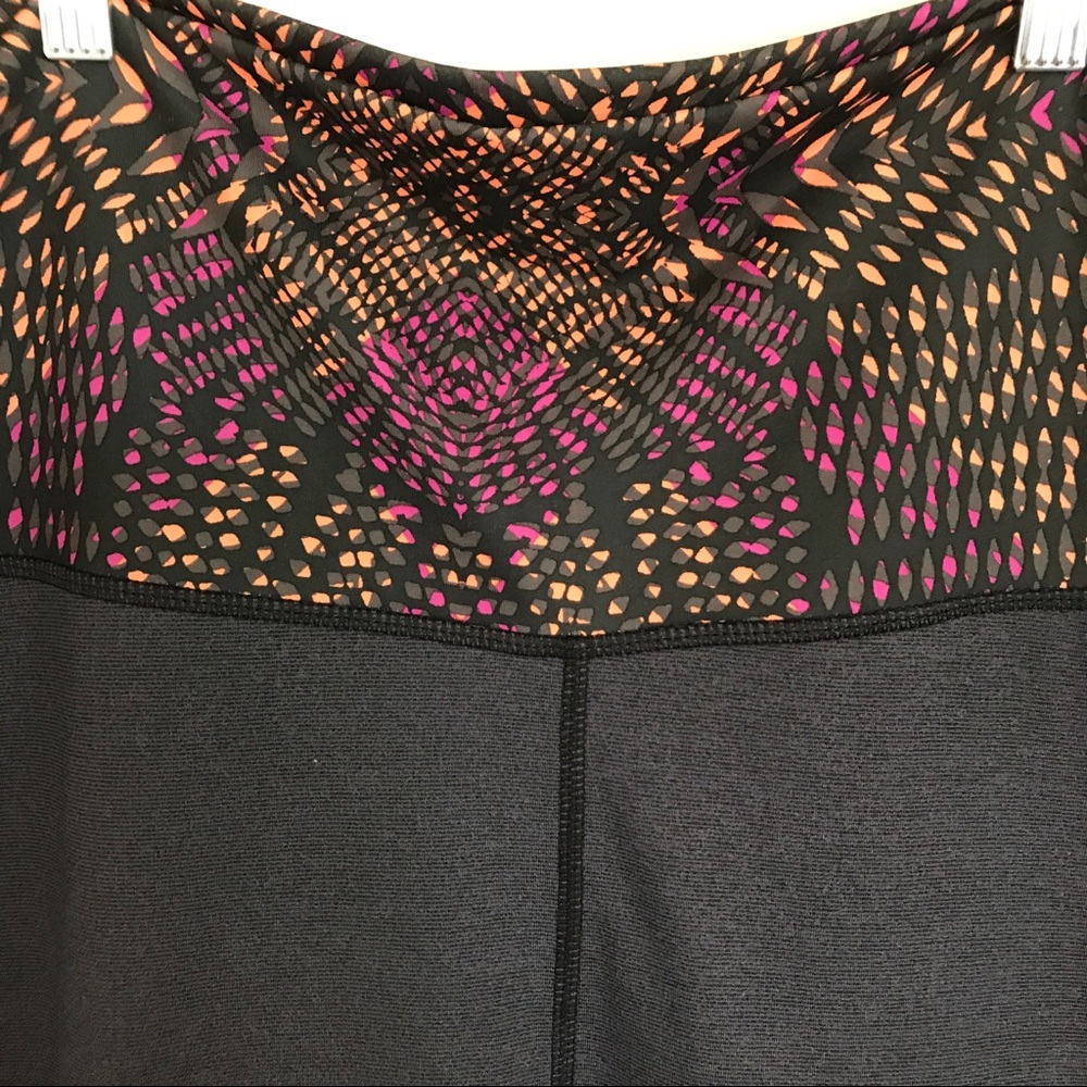 Fabletics Salar Printed Powerhold Capri Leggings - image 3